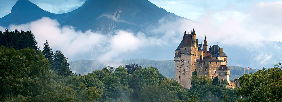Read more about the article Visite du Château de Menthon : un retour vers le passé
